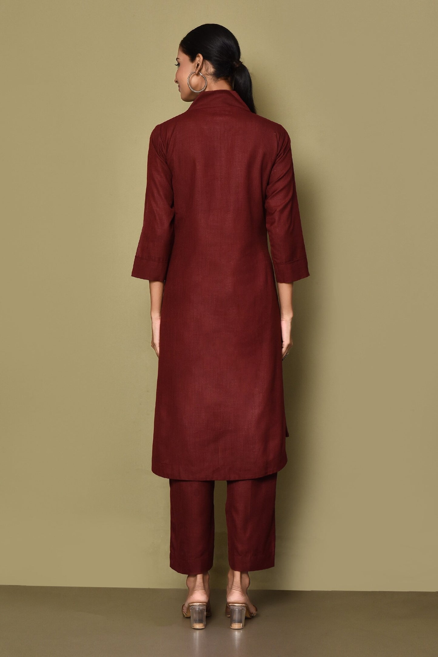Maroon Cotton Solid V-Neck Kurta with Stand Collar & Matching Straight Pants