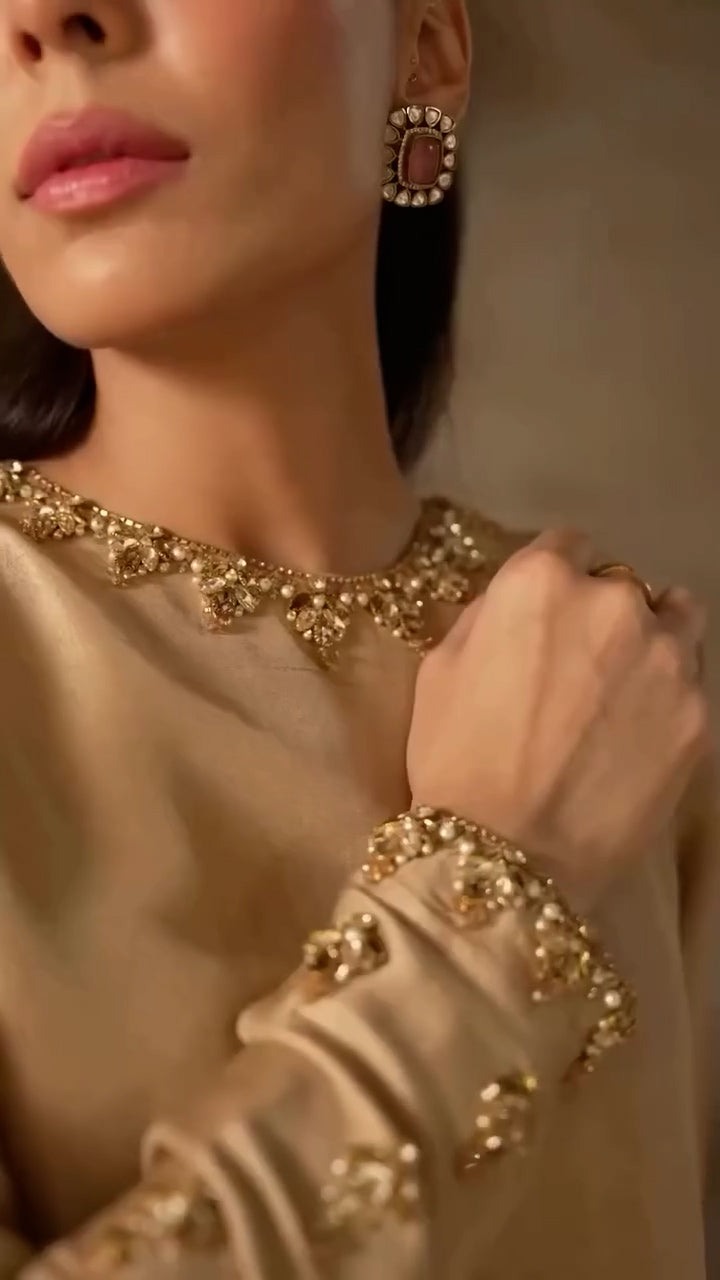 Zarqaa - Golden Grace in Korean Silk