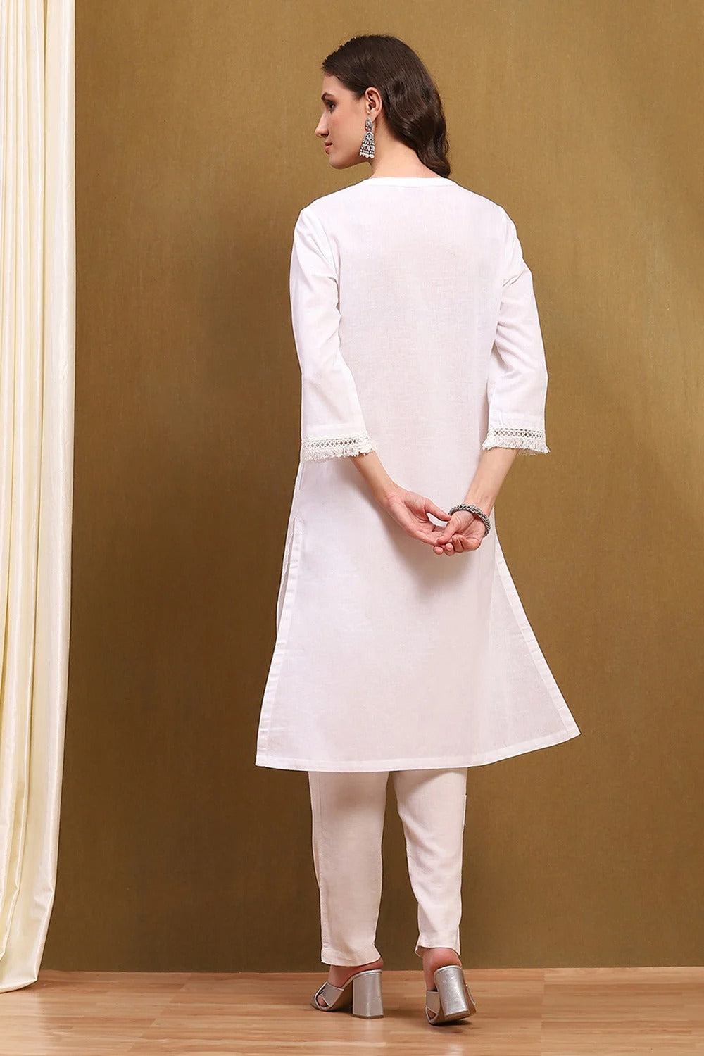 White Cotton Blend Straight Kurta with Band Collar & Lace Sleeve Detailing