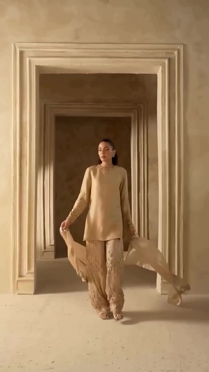 Zarqaa - Golden Grace in Korean Silk