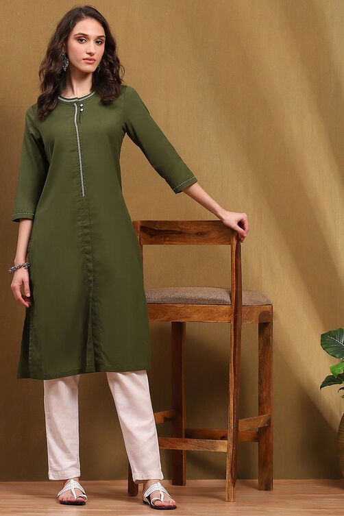 Green Cotton Blend Straight Kurta with Threadwork & Front Slit